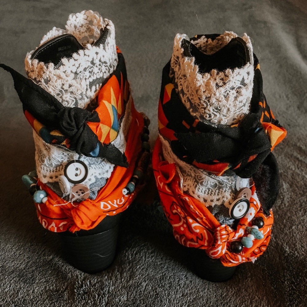 Upcycled boho boots - Picture 3 of 5
